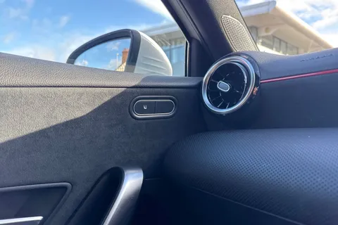 YP20VNA Mercedes-Benz A Class 1.3 A180 AMG Line (Executive) 7G-DCT Euro 6 (s/s) 5dr Thumbnail #38