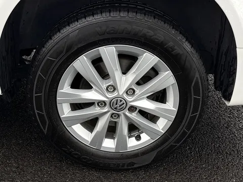 WG24FYE Volkswagen Transporter 2.0 TDI 150 Highline Kombi Van DSG Thumbnail #7