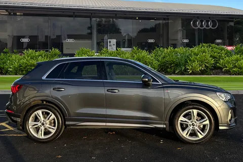 PN74KBX Audi Q3 S line 35 TFSI  150 PS S tronic Thumbnail #4