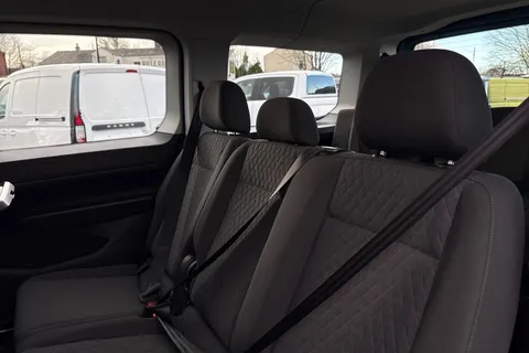 MF25JZP Volkswagen Caddy Maxi 2.0 TDI 122 Life 5dr DSG Thumbnail #15