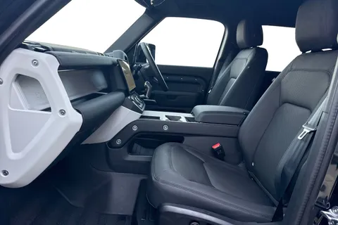  Land Rover Defender 110 3.0 D250 MHEV X-Dynamic SE Auto 4WD Euro 6 (s/s) 5dr Thumbnail #4