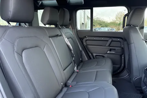  Land Rover Defender 110 3.0 D250 MHEV X-Dynamic SE Auto 4WD Euro 6 (s/s) 5dr Thumbnail #13