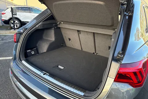 PN74KBX Audi Q3 S line 35 TFSI  150 PS S tronic Thumbnail #37