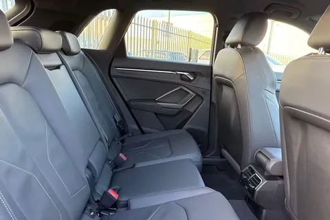 PN74KBX Audi Q3 S line 35 TFSI  150 PS S tronic Thumbnail #39