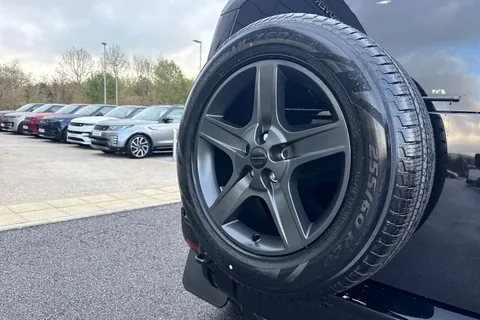  Land Rover Defender 110 3.0 D250 MHEV X-Dynamic SE Auto 4WD Euro 6 (s/s) 5dr Thumbnail #23