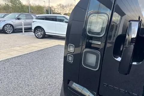  Land Rover Defender 110 3.0 D250 MHEV X-Dynamic SE Auto 4WD Euro 6 (s/s) 5dr Thumbnail #24