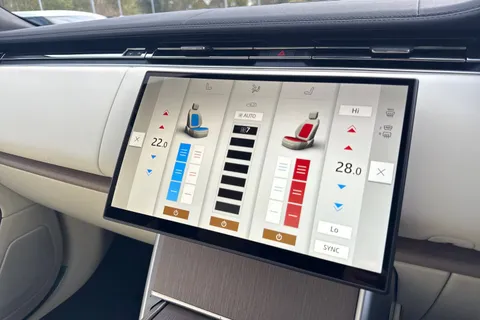 Land Rover Range Rover 3.0 D300 MHEV HSE Auto 4WD Euro 6 (s/s) 5dr Thumbnail #20