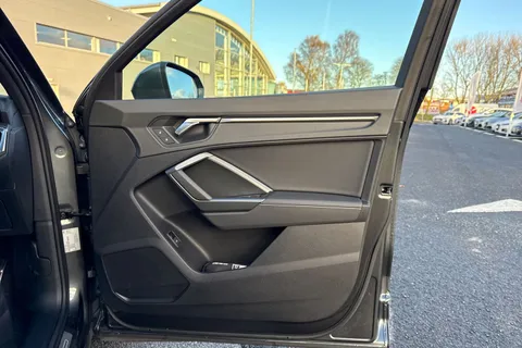 PN74KBX Audi Q3 S line 35 TFSI  150 PS S tronic Thumbnail #48