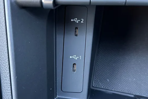 PN74KBX Audi Q3 S line 35 TFSI  150 PS S tronic Thumbnail #51