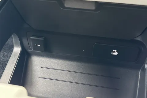  Land Rover Defender 110 3.0 D250 MHEV X-Dynamic SE Auto 4WD Euro 6 (s/s) 5dr Thumbnail #45