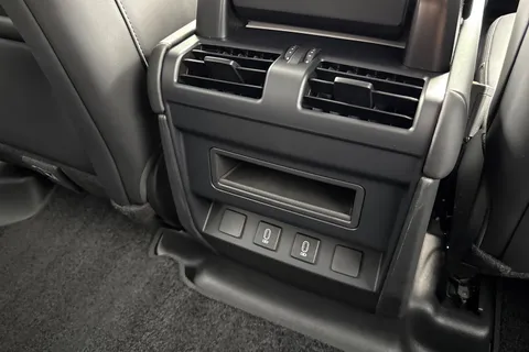  Land Rover Defender 110 3.0 D250 MHEV X-Dynamic SE Auto 4WD Euro 6 (s/s) 5dr Thumbnail #52