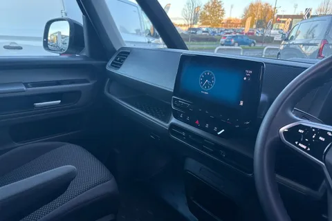 MA23CWR Volkswagen Id. Buzz Cargo SWB 204 PS 77 kWh Electric 1 Speed Automatic Thumbnail #16