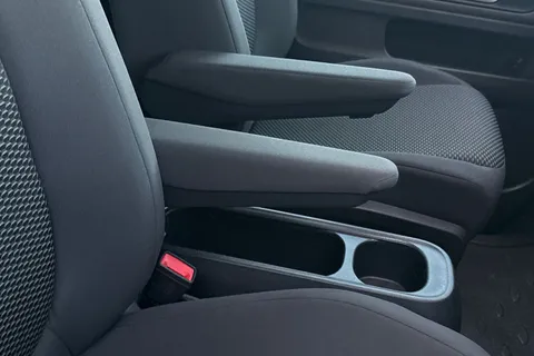 MA23CWR Volkswagen Id. Buzz Cargo SWB 204 PS 77 kWh Electric 1 Speed Automatic Thumbnail #33