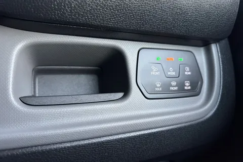 MA23CWR Volkswagen Id. Buzz Cargo SWB 204 PS 77 kWh Electric 1 Speed Automatic Thumbnail #35