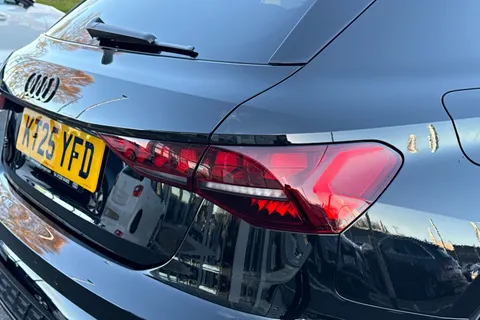 KT25YFD Audi A3 Black Edition 35 TFSI 150 PS S tronic Thumbnail #9