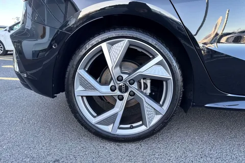 KT25YFD Audi A3 Black Edition 35 TFSI 150 PS S tronic Thumbnail #14