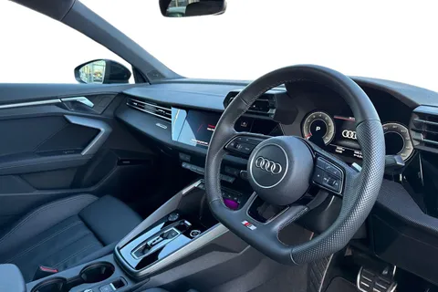 KT25YFD Audi A3 Black Edition 35 TFSI 150 PS S tronic Thumbnail #15