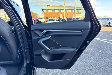 KT25YFD Audi A3 Black Edition 35 TFSI 150 PS S tronic Thumbnail #43