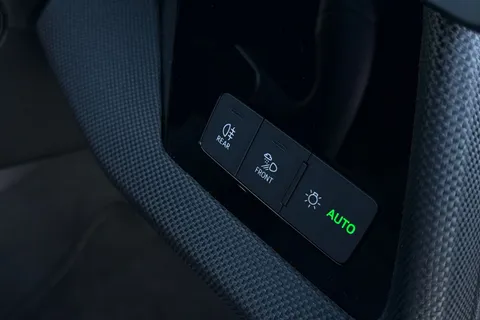 KT25YFD Audi A3 Black Edition 35 TFSI 150 PS S tronic Thumbnail #47