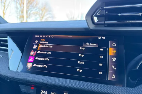 KT25YFD Audi A3 Black Edition 35 TFSI 150 PS S tronic Thumbnail #62