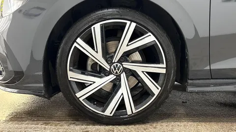 EK22DXO Volkswagen Golf 1.5 eTSI 150 R-Line 5dr DSG | Heated Seats | ACC Thumbnail #5