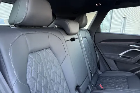  Audi SQ5 3.0 TFSI S Edition 1 S Tronic quattro Euro 6 (s/s) 5dr Thumbnail #14