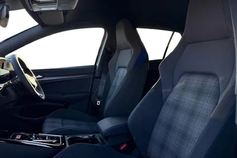 DE25KCA Volkswagen Golf 1.5 TSI 272 GTE eHybrid 5dr DSG Thumbnail #17