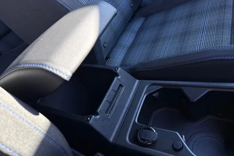 DE25KCA Volkswagen Golf 1.5 TSI 272 GTE eHybrid 5dr DSG Thumbnail #37