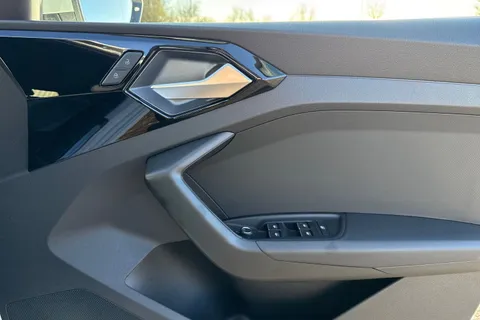 Audi A1 1.0 TFSI 30 S line Sportback S Tronic Euro 6 (s/s) 5dr Thumbnail #21