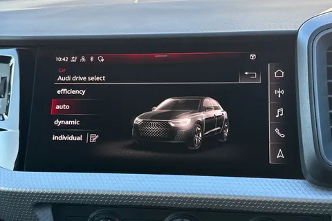 Audi A1 1.0 TFSI 30 S line Sportback S Tronic Euro 6 (s/s) 5dr Thumbnail #38