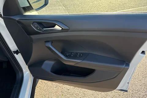 21 of 67 for Volkswagen T-Cross 1.0 TSI SE Euro 6 (s/s) 5dr