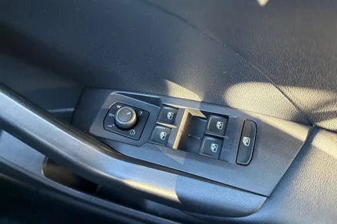 40 of 67 for Volkswagen T-Cross 1.0 TSI SE Euro 6 (s/s) 5dr