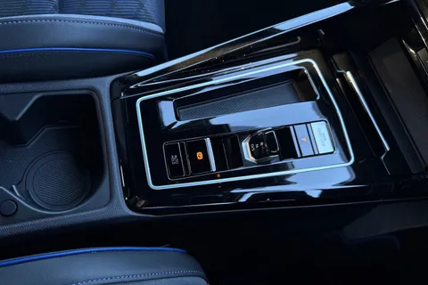 MC23KLU Volkswagen Golf 2.0 TSI 320 R 4Motion 5dr DSG **19' ESTORIL ALLOYS** Thumbnail #24