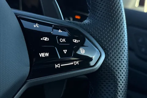 MC23KLU Volkswagen Golf 2.0 TSI 320 R 4Motion 5dr DSG **19' ESTORIL ALLOYS** Thumbnail #36