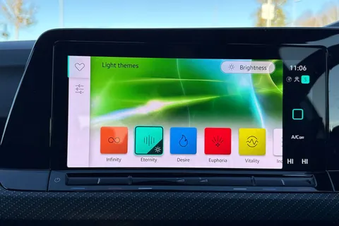 MC23KLU Volkswagen Golf 2.0 TSI 320 R 4Motion 5dr DSG **19' ESTORIL ALLOYS** Thumbnail #41