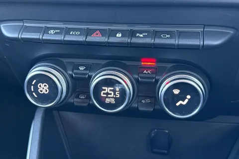 22 of 40 for Dacia Duster 1.3 TCe Techroad Euro 6 (s/s) 5dr