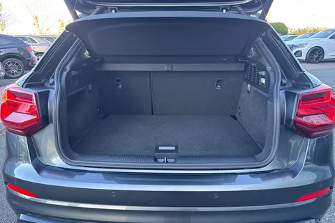 AV70FZN Audi Q2 Black Edition 30 TDI  116 PS S tronic Thumbnail #8