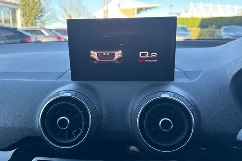 AV70FZN Audi Q2 Black Edition 30 TDI  116 PS S tronic Thumbnail #42