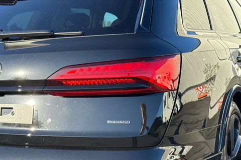  Audi Q7 3.0 TDI V6 50 Black Edition Tiptronic quattro Euro 6 (s/s) 5dr Thumbnail #15