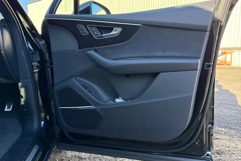  Audi Q7 3.0 TDI V6 50 Black Edition Tiptronic quattro Euro 6 (s/s) 5dr Thumbnail #17