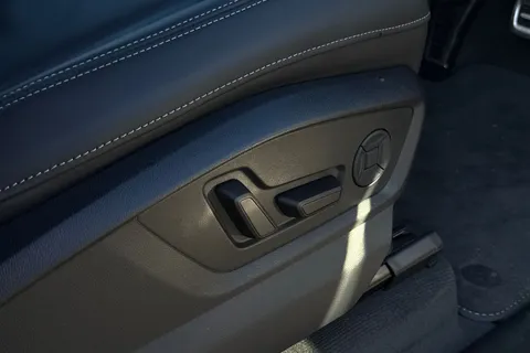  Audi Q7 3.0 TDI V6 50 Black Edition Tiptronic quattro Euro 6 (s/s) 5dr Thumbnail #30