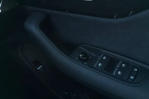  Audi Q7 3.0 TDI V6 50 Black Edition Tiptronic quattro Euro 6 (s/s) 5dr Thumbnail #38