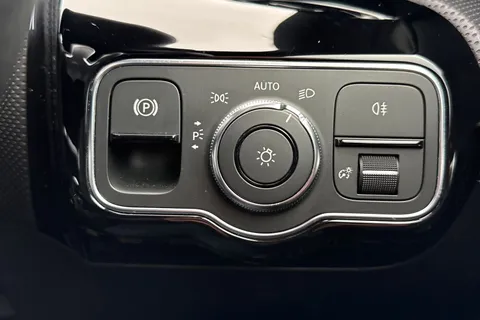 KT68EZB Mercedes-Benz A Class 2.0 A250 AMG Line 7G-DCT Euro 6 (s/s) 5dr Thumbnail #38