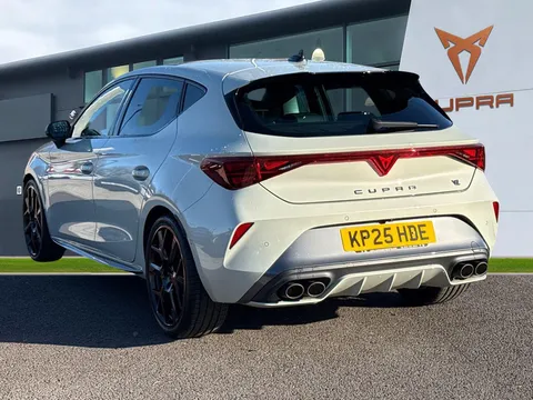 KP25HDE CUPRA Leon 2.0 TSI 300 VZ3 5dr DSG **PANORAMIC SUNROOF** Thumbnail #2