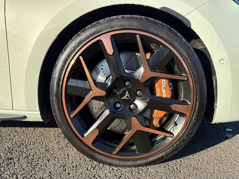 KP25HDE CUPRA Leon 2.0 TSI 300 VZ3 5dr DSG **PANORAMIC SUNROOF** Thumbnail #6