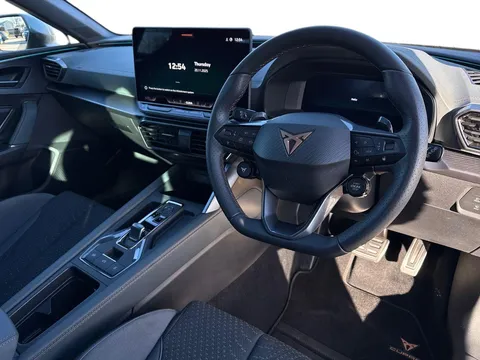 KP25HDE CUPRA Leon 2.0 TSI 300 VZ3 5dr DSG **PANORAMIC SUNROOF** Thumbnail #7