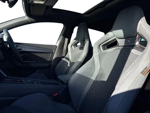 KP25HDE CUPRA Leon 2.0 TSI 300 VZ3 5dr DSG **PANORAMIC SUNROOF** Thumbnail #10