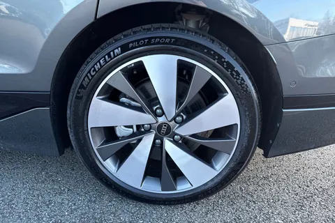 KJ25NRF Audi A6 E-Tron Avant 100kWh Performance S line Auto 5dr Thumbnail #13