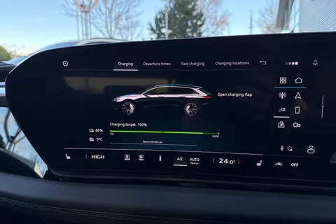 KJ25NRF Audi A6 E-Tron Avant 100kWh Performance S line Auto 5dr Thumbnail #33