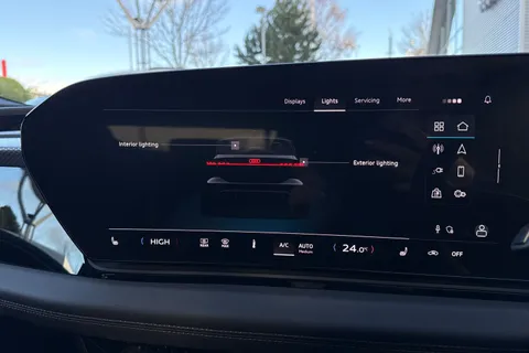 KJ25NRF Audi A6 E-Tron Avant 100kWh Performance S line Auto 5dr Thumbnail #35